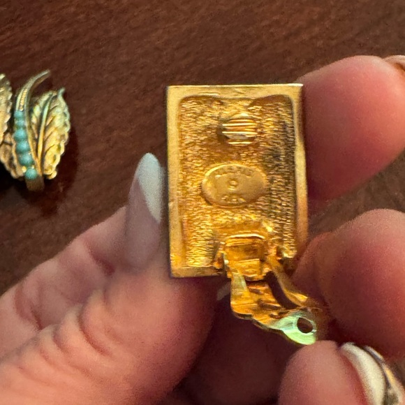 Alexis Kirk Gold Textured Metal Clip-On Earrings - Picture 5 of 5